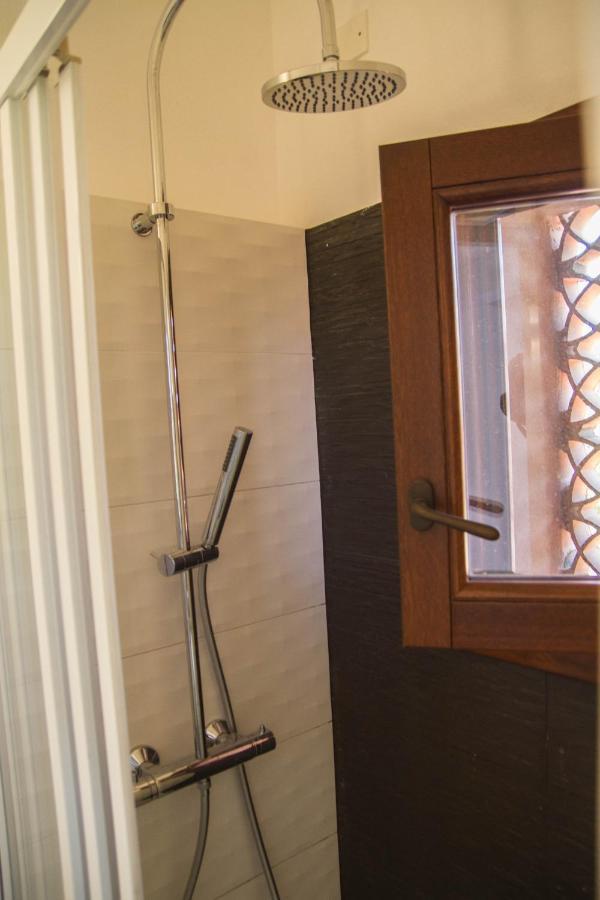 Camera Doppia con Letti Singoli con Bagno Privato